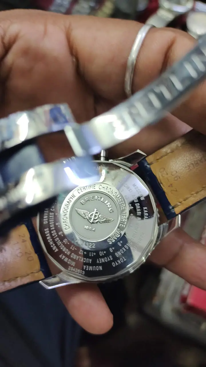 Breitling Navitimer World 46mm A24322 Steel Black - Master