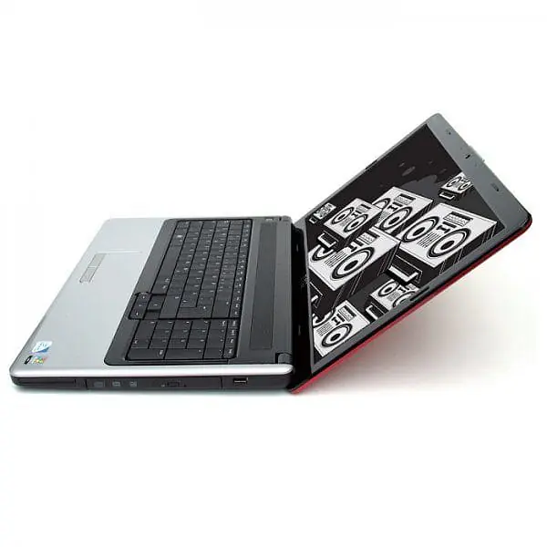 Dell Inspiron 1750 | 2GB+250GB | Intel Core 2 Duo | 17.3â€³ - Master