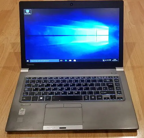 Toshiba TECRA Z40-B X4301 14-inch Laptop (Intel Core i5-5200U Processor, 4GB RAM, 500GB HDD, Windows 8.1 Pro 64 bit) ,Cosmo Silver - Master