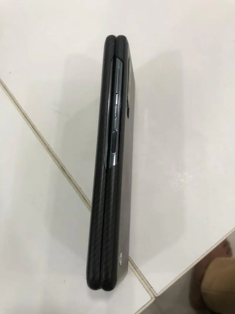 Samsung Galaxy Fold - Black - 512GB - USED - Master