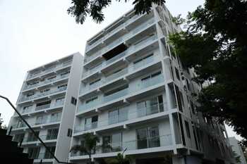 Rental : New 6000sqft Kothari Road Nungambakkam . Swimming Gym Theater . 3 Bedroom For Kings .  Viay Shanti Apts. 1st Flr Italian Marble